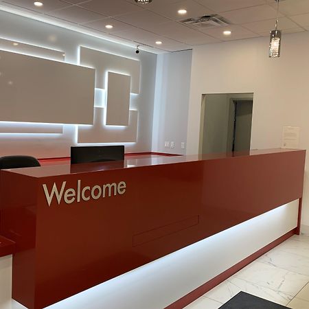 Emerald Hotel & Suites Calgary Airport 外观 照片