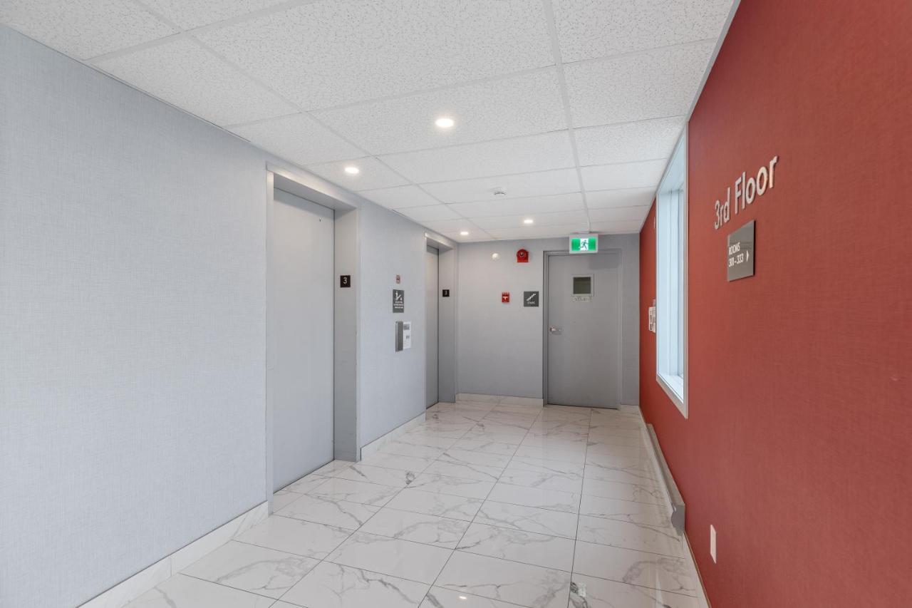 Emerald Hotel & Suites Calgary Airport 外观 照片