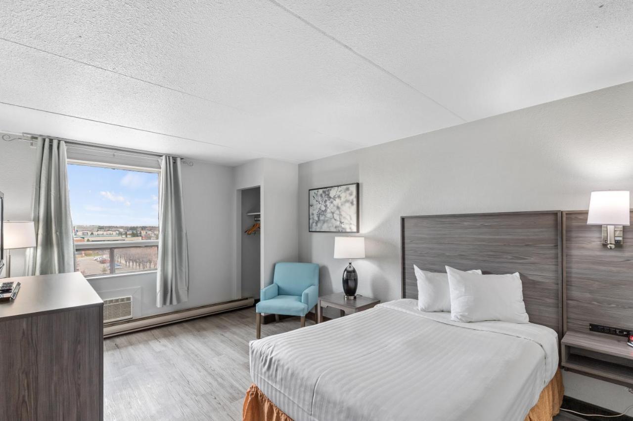 Emerald Hotel & Suites Calgary Airport 外观 照片