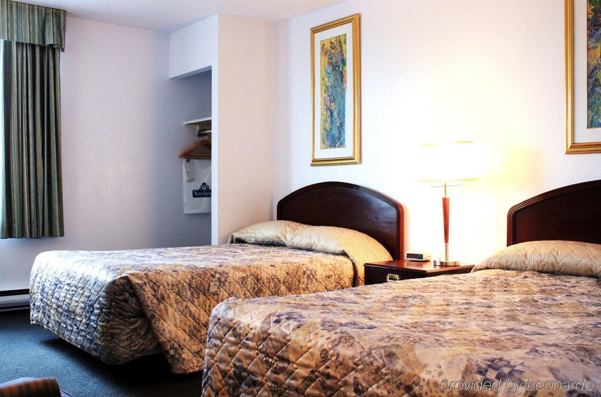 Emerald Hotel & Suites Calgary Airport 客房 照片