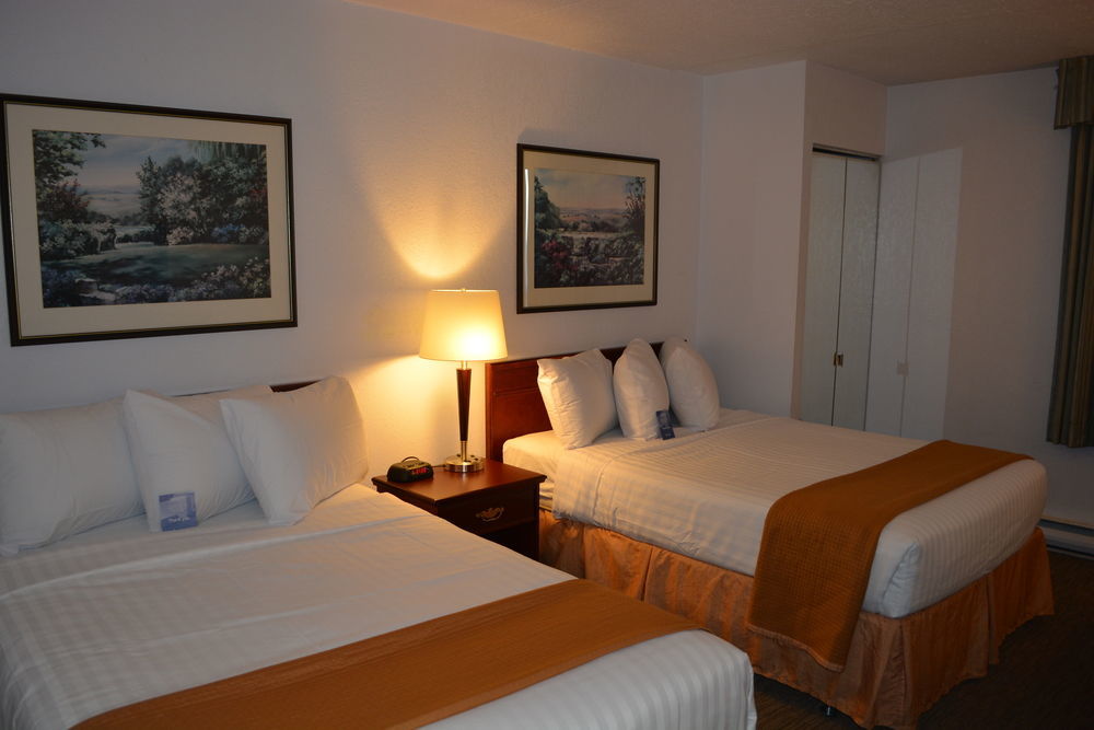 Emerald Hotel & Suites Calgary Airport 外观 照片