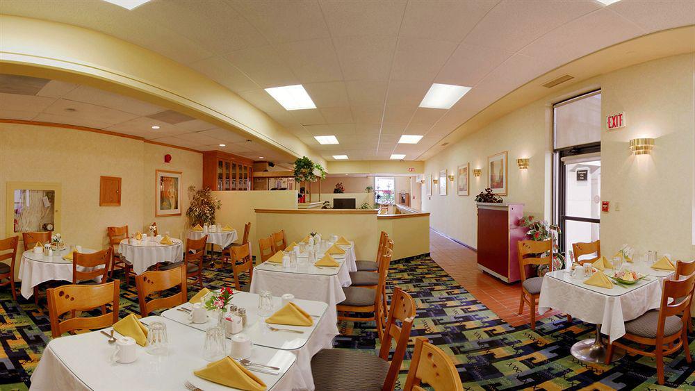 Emerald Hotel & Suites Calgary Airport 外观 照片